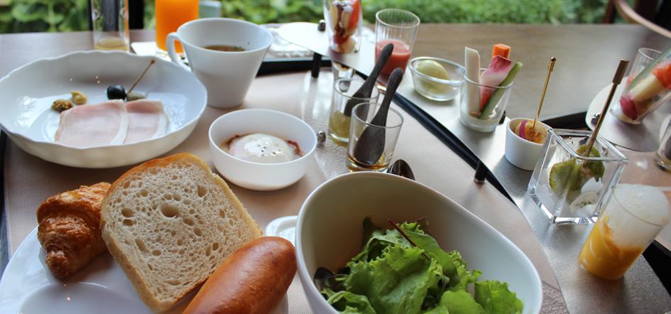 朝食